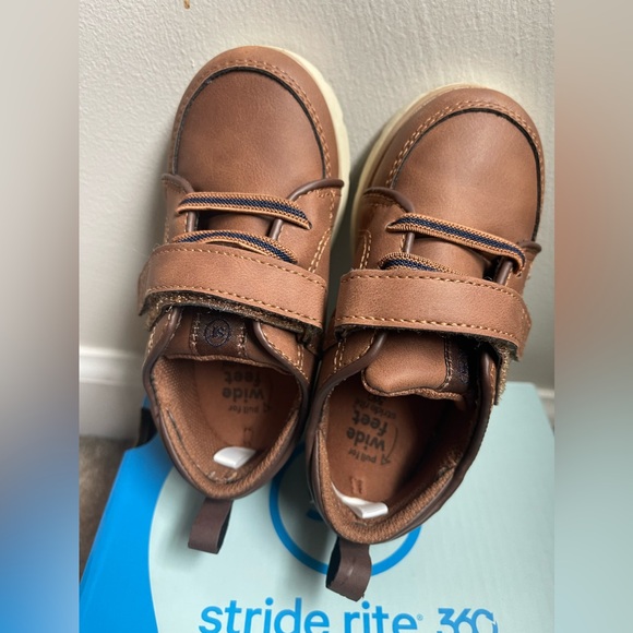 EUC Stride Rite 360 Boy's Ethan Sneaker - Picture 4 of 6